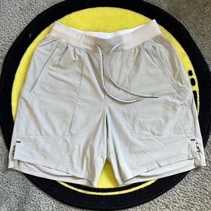 LICENSE TO TRAIN LULU LEMON SHORTS